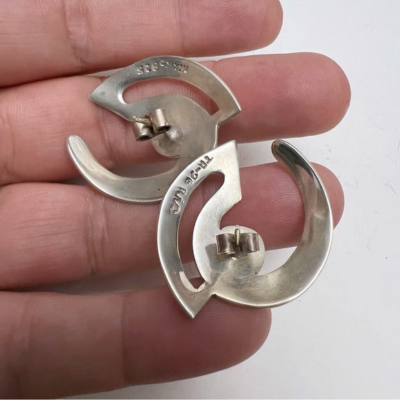 Erika Hult De Corral RIC Modernist Sculptural Sterling Silver Earrings Mexico - Picture 5 of 7